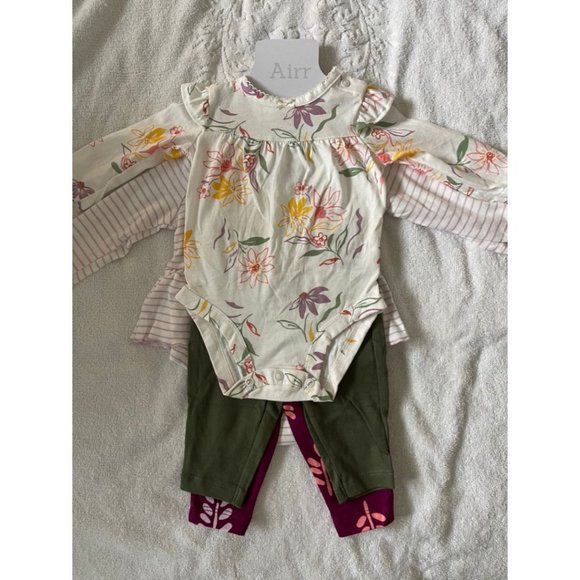 Caters Baby Girl Clothing Set - Picture 2 of 2